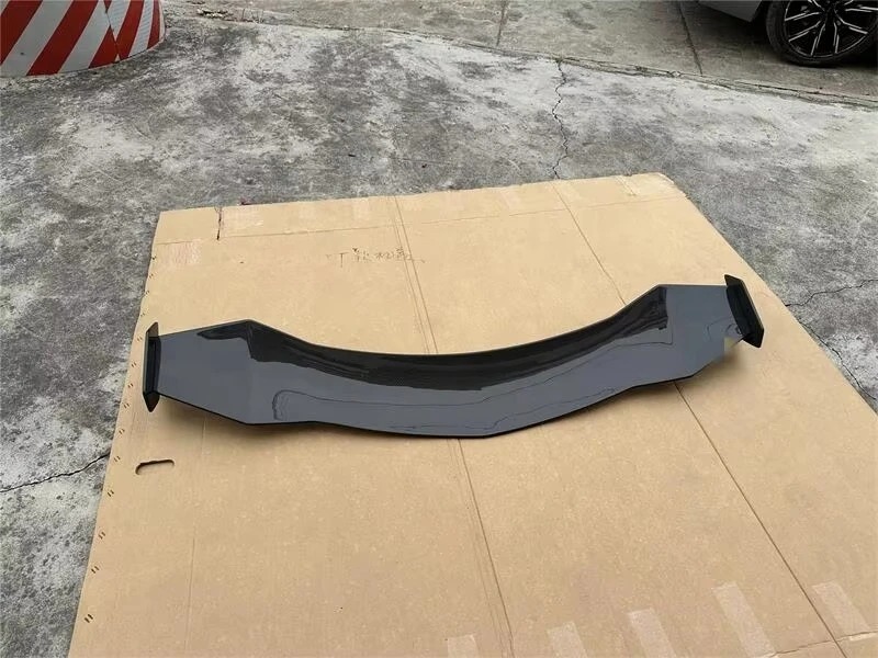 For  URUS S Upgraded Third Generation M-Style Dry Carbon Fiber Rear Spoiler 2024 URUS S Automotive Parts Rear Wing